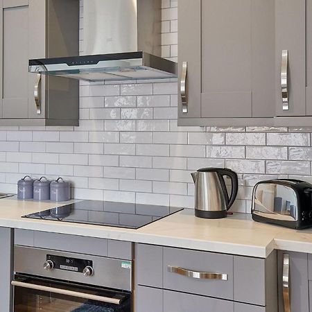 Apartment 3, Khyber Lodge Apartments Вітбі Екстер'єр фото