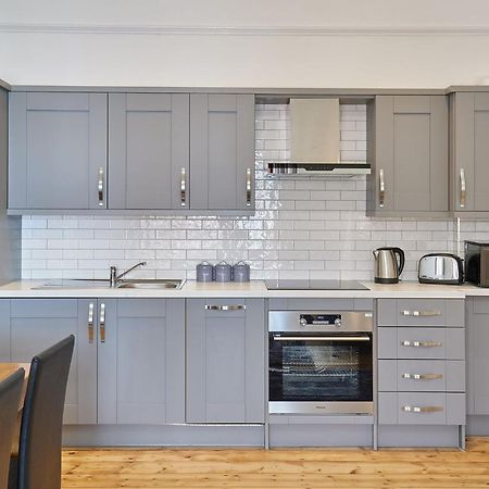 Apartment 3, Khyber Lodge Apartments Вітбі Екстер'єр фото